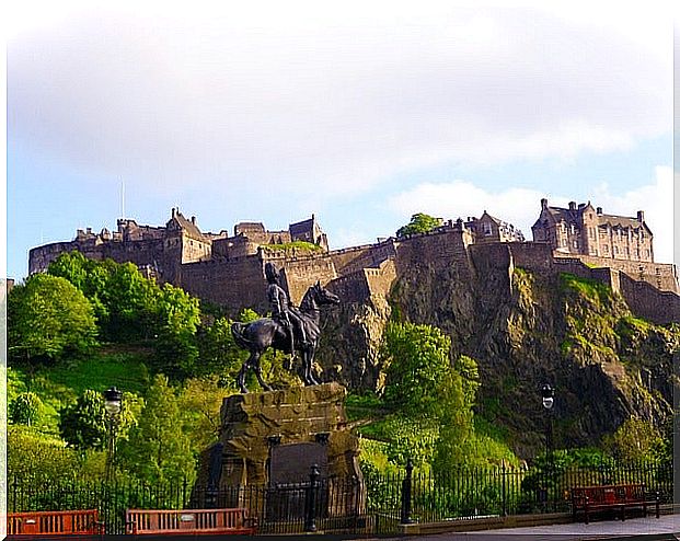 Castles of Europe.  Edinburgh