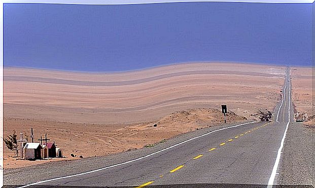 Pan-American route in the Sechura desert of Peru