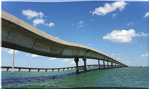 Overseas Highway, one of the spectacular roads