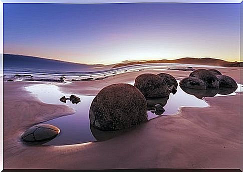 Amazing beaches, Koekohe Beach in New Zealand