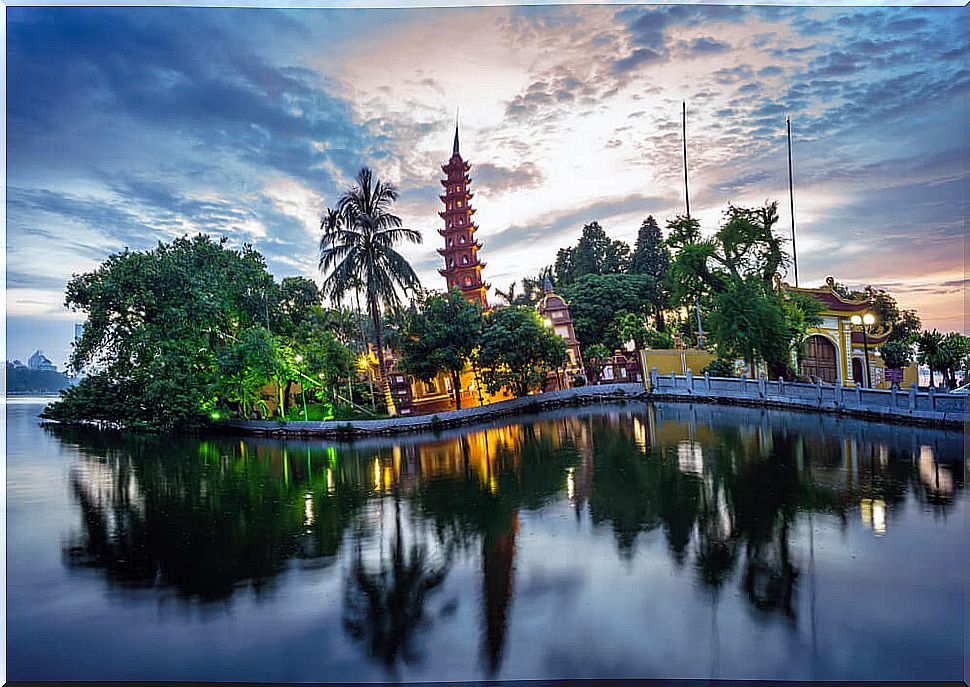 10 things you must see and do in Hanoi