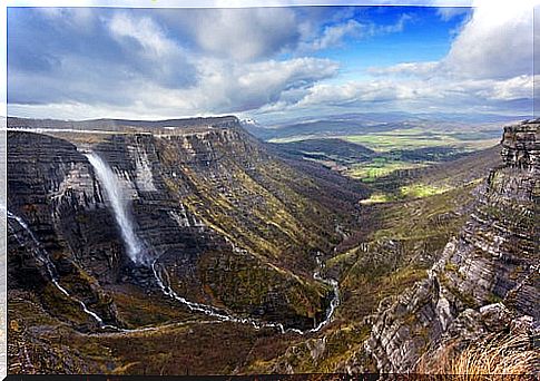 Waterfalls of Spain: Nervión waterfall