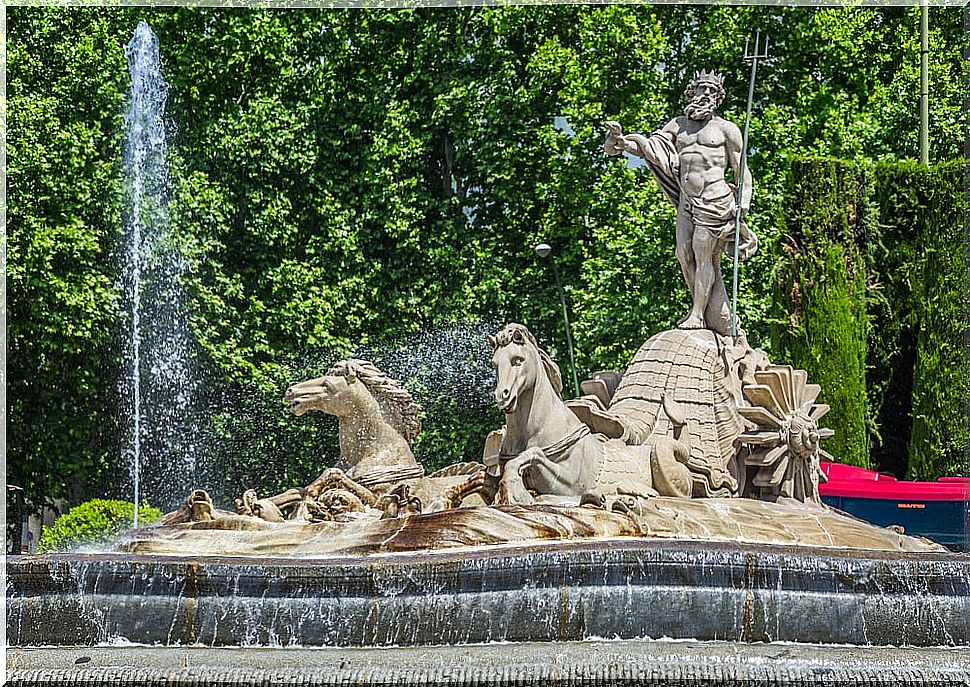 The red and white Neptune fountain in Madrid, do you know it?