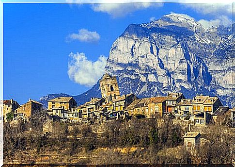 Aínsa in Huesca, a medieval jewel in the Pyrenees