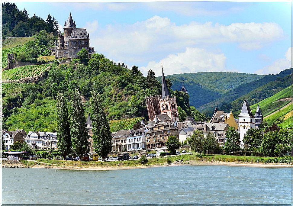 River Rhine, a way to cross Europe by boat