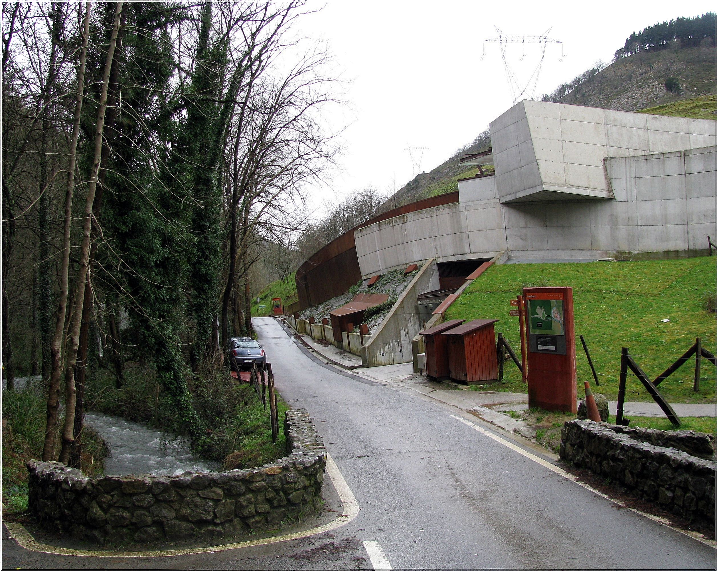 Entrance to the replica of the Ekain cave.