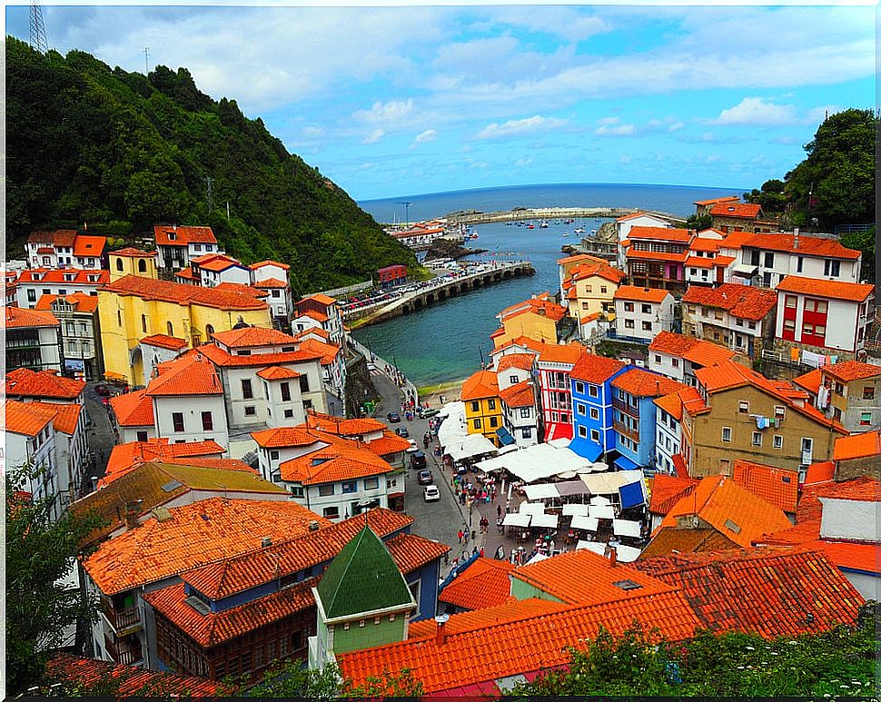 Enjoy the most beautiful towns in Asturias