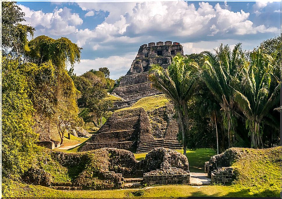 Explore the fascinating Mayan ruins of Belize