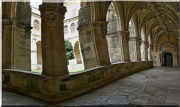 Cloister of the monastery of San Zoilo