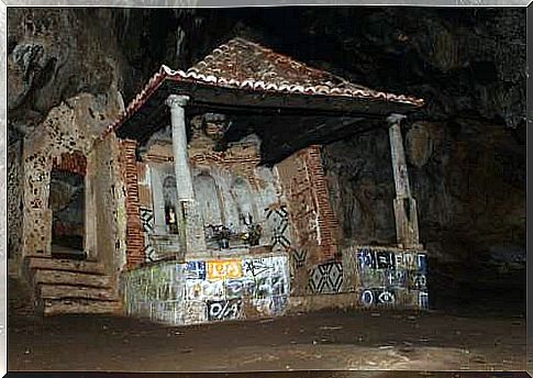 Chapel of Santa Margarita in Arrábida