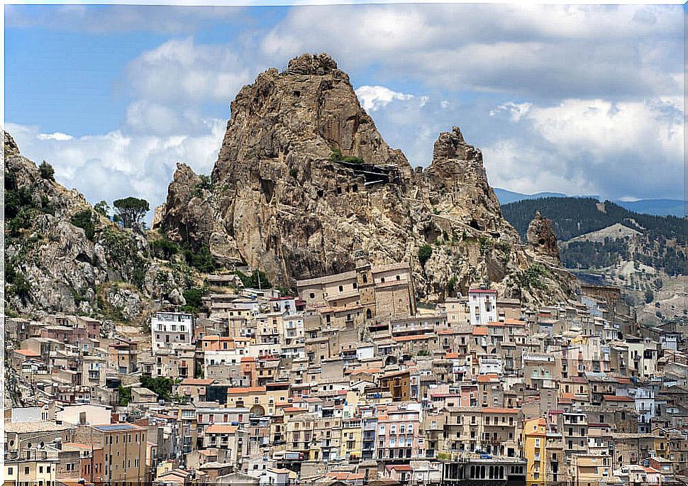 Castelferrato, one of the most curious castles in Sicily