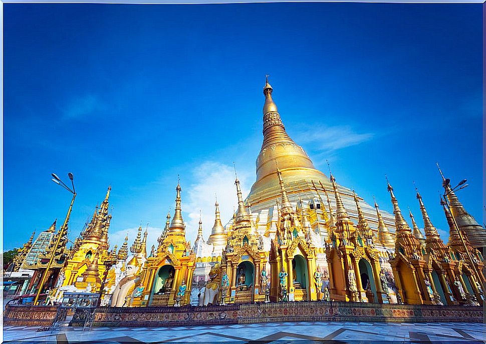 Shwedagon Stupa