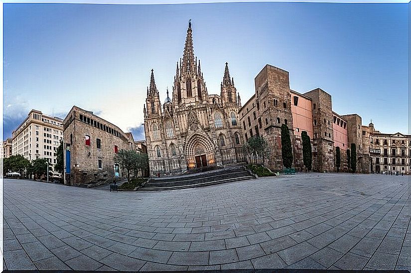 The Gothic cathedral of Barcelona: prices and schedules