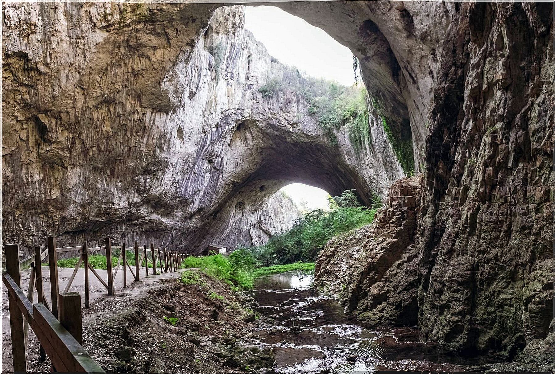 The Devetashka cave trails are all well marked.