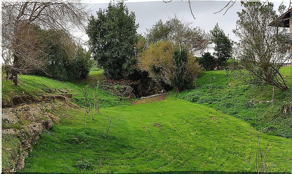 Entrance to the cave of Altamira