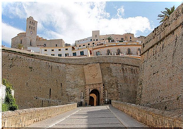 Ses Taules gate in Dalt Vila