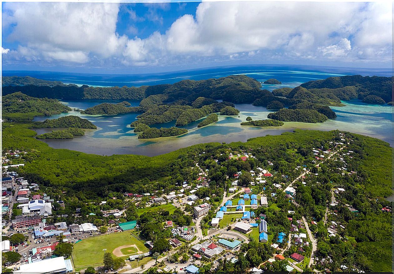 What are the tourist attractions of Micronesia?