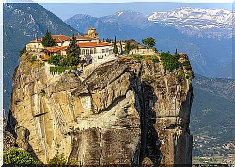 Meteora: the Greek monasteries above the sky