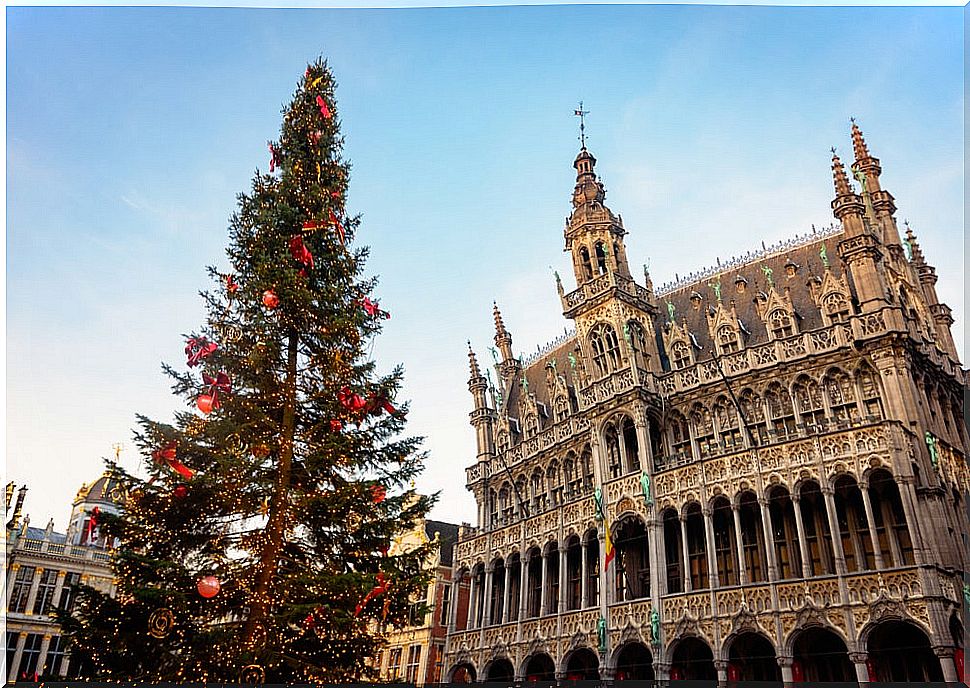 Travel to Brussels at Christmas, decorated city