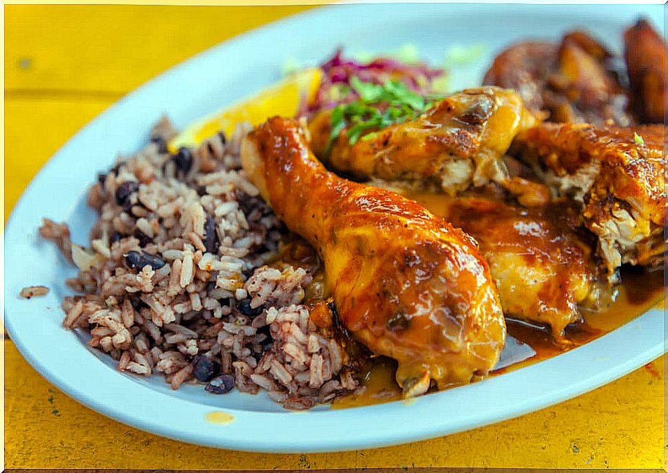 Jerd chicken, a must-eat dish in Jamaica