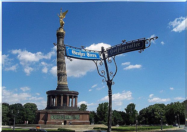 Where to eat near the Berlin Victory Column