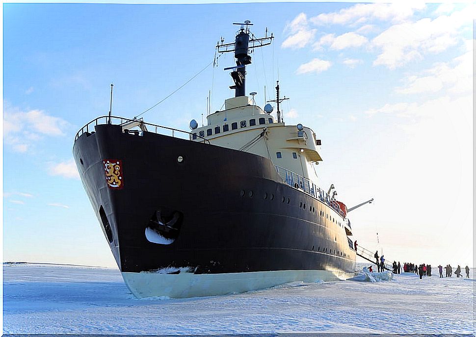 Cruise on the Sampo icebreaker